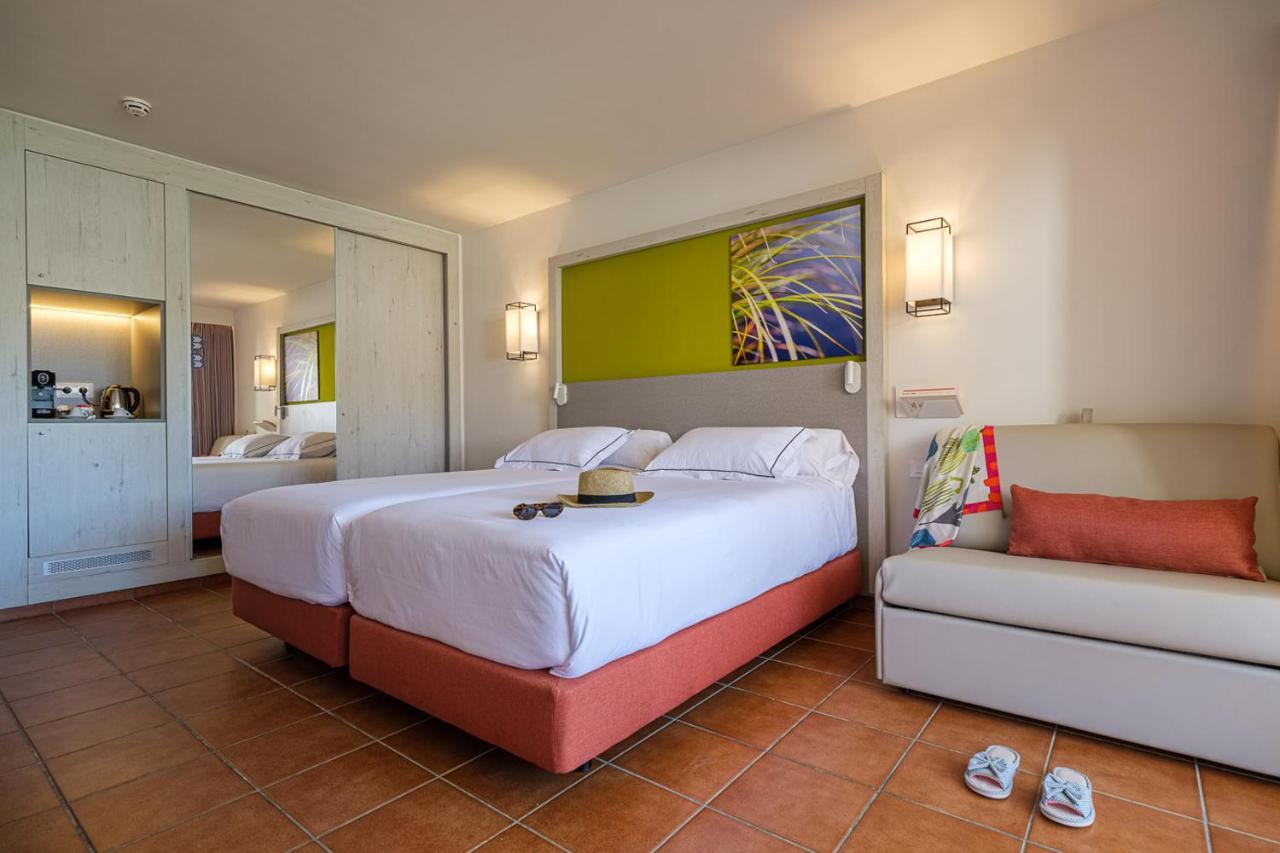 Oassium Hotel - Adults Only La Pineda Ngoại thất bức ảnh